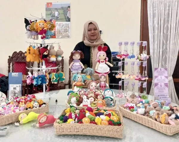 Zulfa Nurin: Dari Hobi Merajut Menjadi Pengusaha Sukses di Bojonegoro
