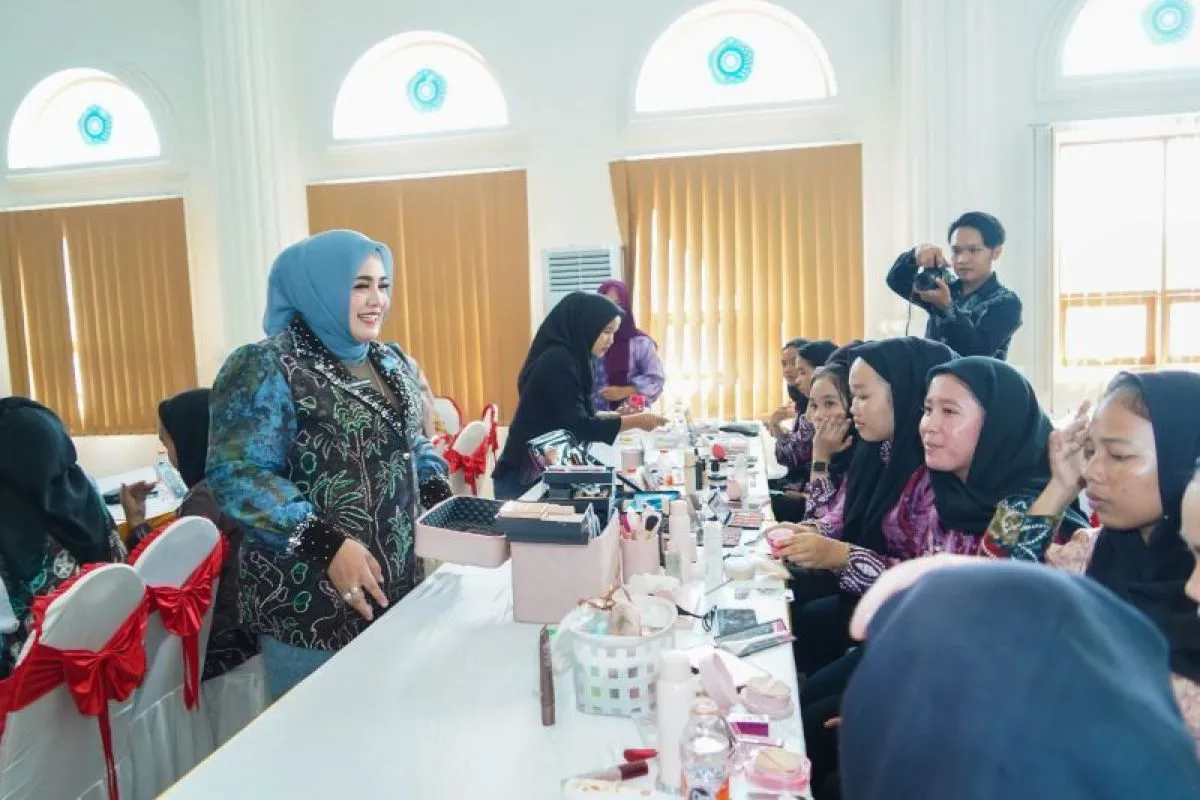 PKK Tapin Latih Perempuan Keterampilan Kecantikan untuk Kemandirian Ekonomi