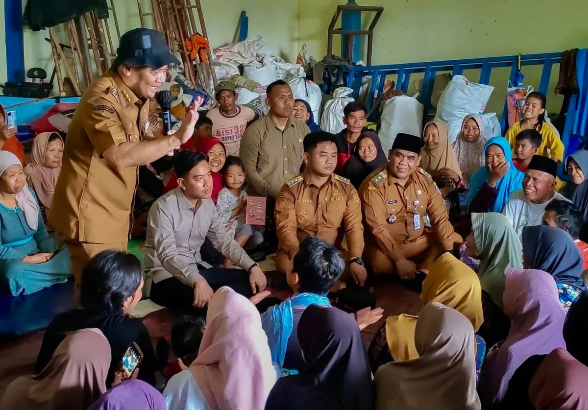 Wapres Gibran dan Gubernur Luthfi Tinjau Pengungsi Bencana Tanah Bergerak di Tegal