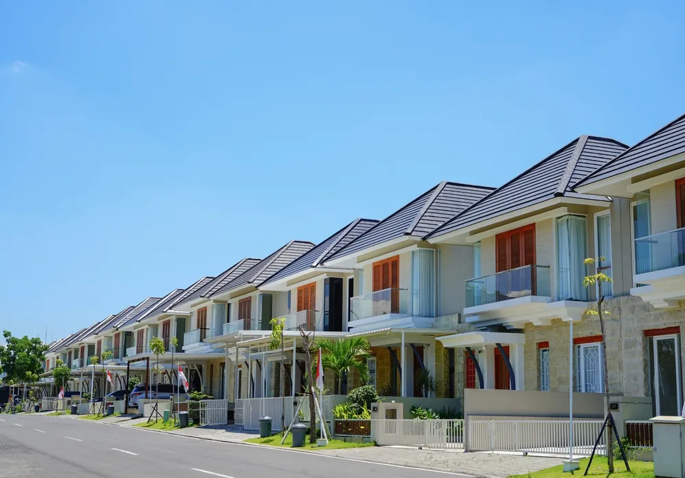 Prospek Sektor Properti 2026: Rekomendasi Saham SMRA, PWON, dan SSIA