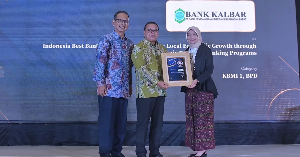 Bank Kalbar Terima Penghargaan Indonesia Best Bank 2025 untuk Penguatan Ekonomi Lokal