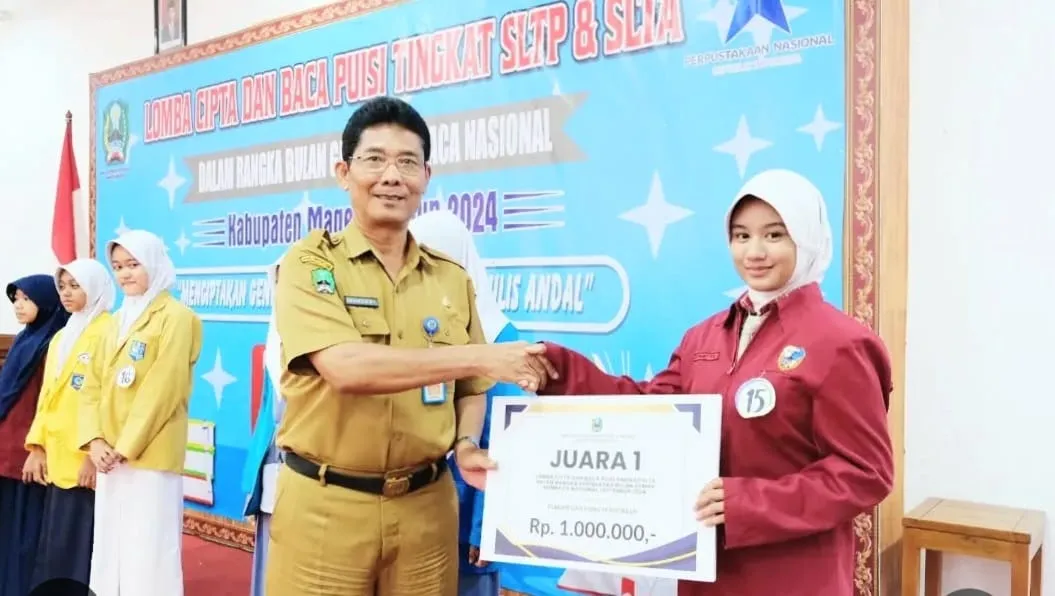 Ayu Fara: Menyuarakan Kehidupan Melalui Sastra dan Prestasi