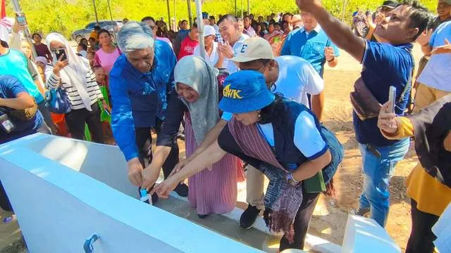 Sekdakab Tapteng Resmikan Sumber Air Bersih untuk Masyarakat