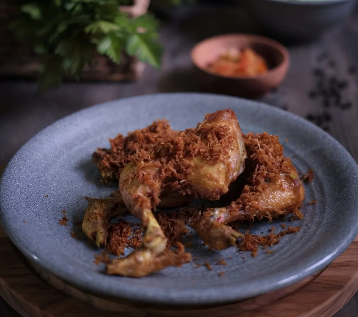 Menu Berbuka Puasa: Resep Ayam Goreng Laos yang Gurih