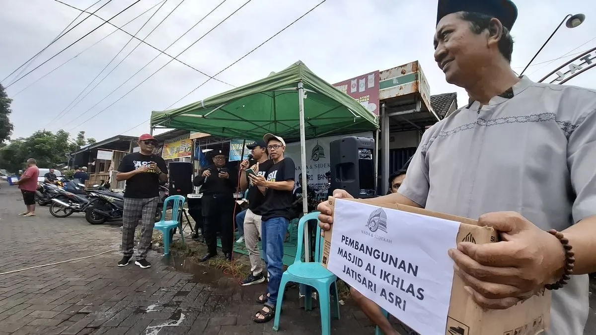 Asri Band Galang Donasi untuk Renovasi Masjid Al Ikhlas di Perumahan Jatisari BSB