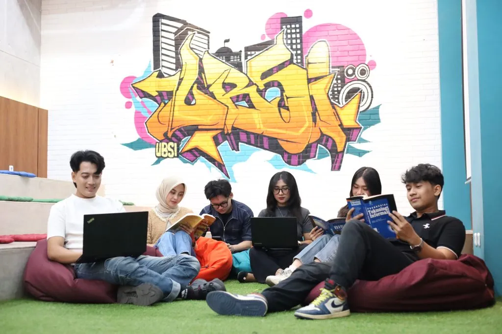Mahasiswa UBSI Karawang Ciptakan Solusi Digital untuk Masyarakat