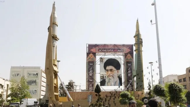 Iran Luncurkan Rudal Sejjil dalam Serangan ke Israel, Ketegangan Regional Meningkat