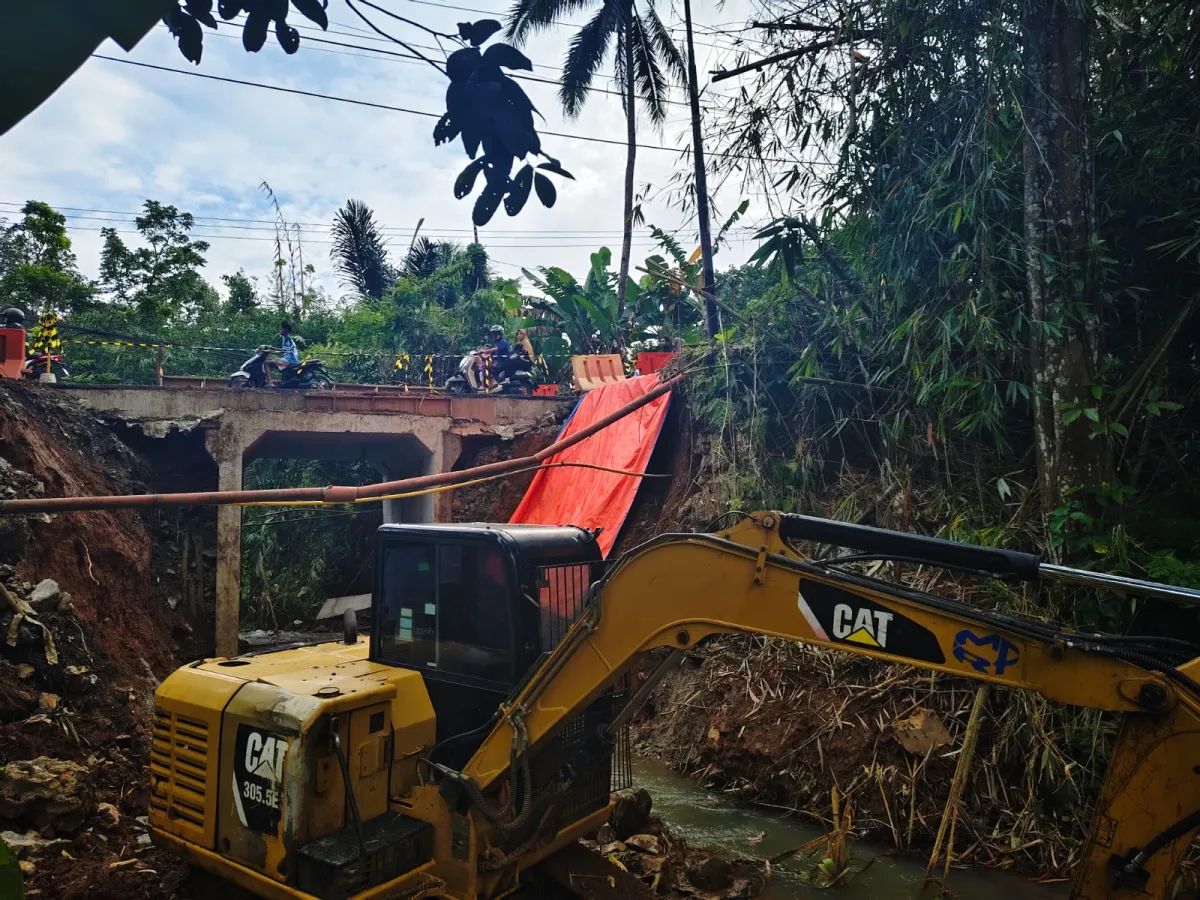 Kementerian PU Percepat Penanganan Jalan Longsor di Pandeglang dengan Sistem Buka Tutup