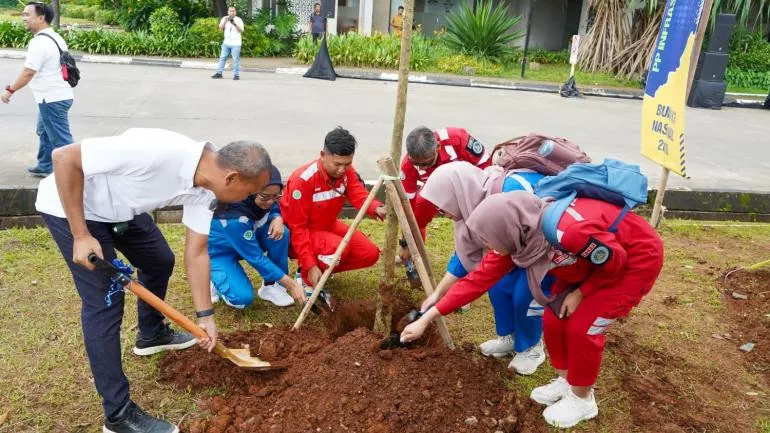 PTPP Tanam Pohon untuk Komitmen K3 dan Lingkungan Berkelanjutan