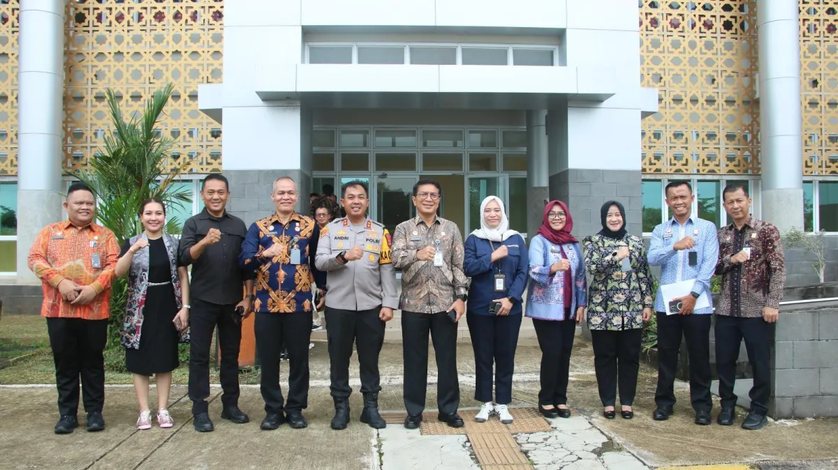 Sekjen Kemenkum Tinjau Lokasi Peresmian Posbankum di Banten