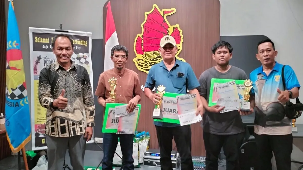 Atlet Catur Safari Raih Juara di Turnamen Kalbar 2025