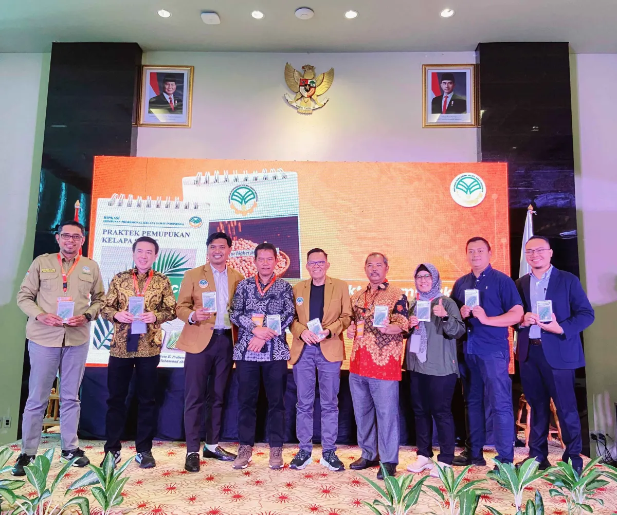 HIPKASI Luncurkan Buku Saku Best Management Practice Perkebunan Kelapa Sawit di Dialog Profesional Kelapa Sawit