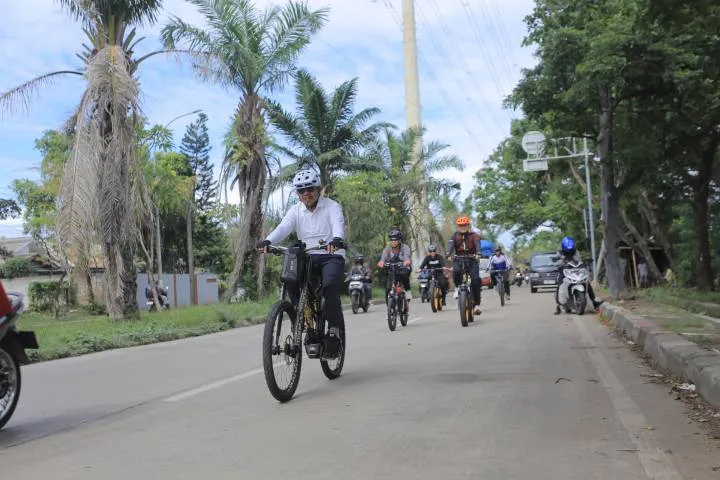Wali Kota Sachrudin Promosikan Gaya Hidup Sehat Melalui Gowes Jumat