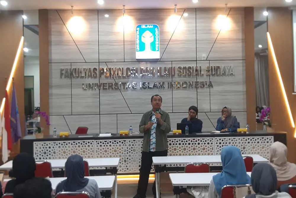Perubahan Bisnis Media Massa: Penerabasan Pagar Api dalam Jurnalisme