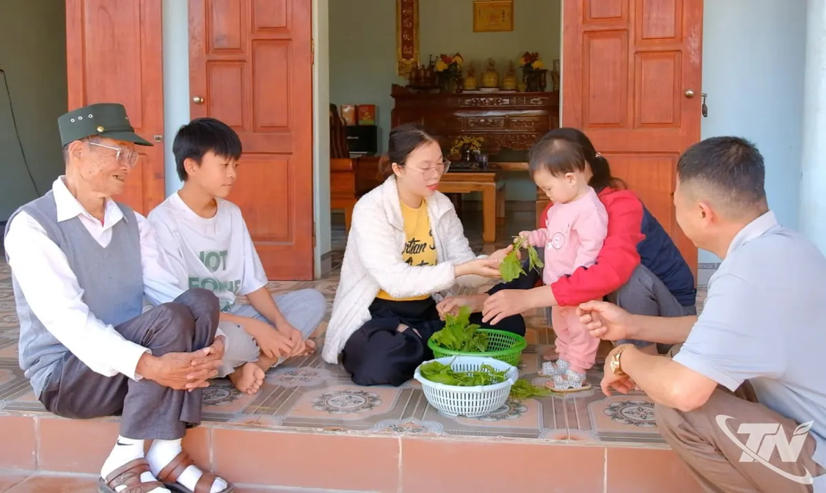 Keluarga Ibu Thuy: Tradisi Lima Generasi yang Harmonis
