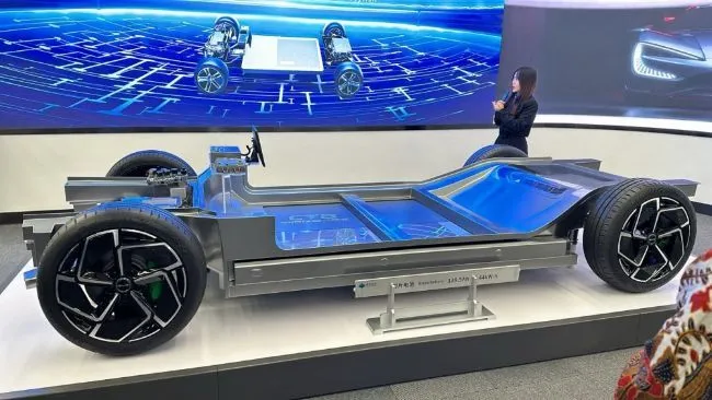 Inovasi e-Platform 3.0 dan 8-in-1 Powertrain BYD Transformasi Kendaraan Listrik