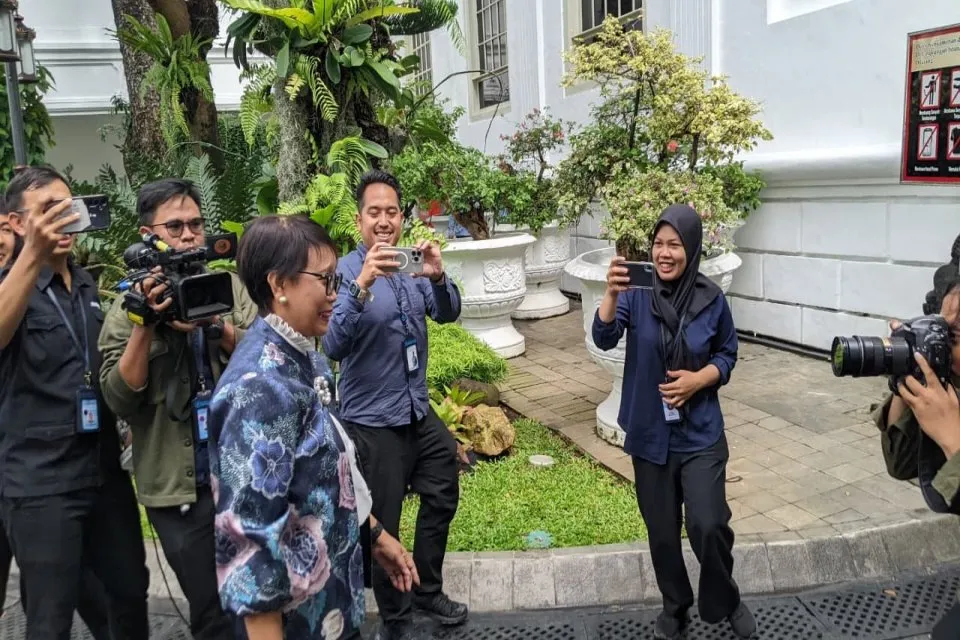 Prabowo Diskusikan Isu Geopolitik dengan Mantan Menlu di Istana