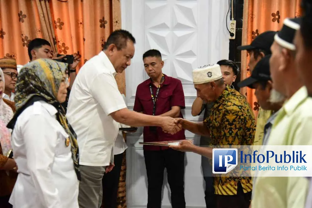 Pemerintah Gorontalo Serahkan Sertifikat Hak Milik kepada Warga Transmigran