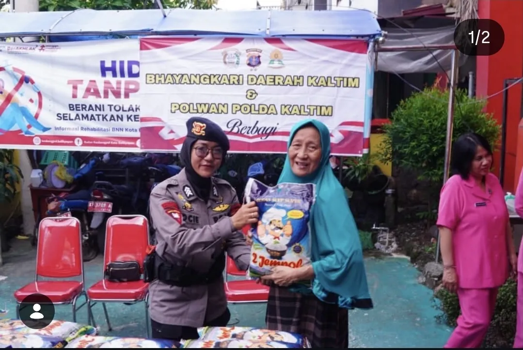 Polwan dan Bhayangkari Kaltim Salurkan 125 Paket Beras untuk Warga Balikpapan