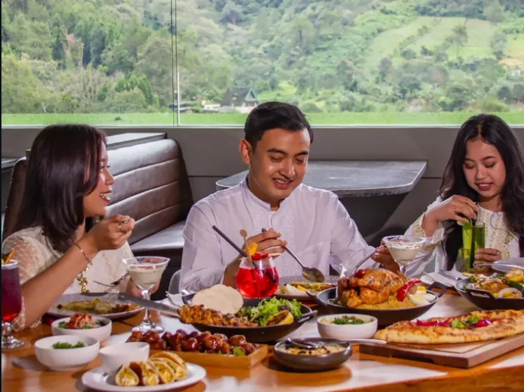 Nikmati Sajian Buka Puasa Tim Timur Tengah di Grand Aston Puncak