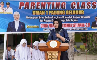 Cindy Monica Ajak Siswa Bermimpi Besar di Parenting Class