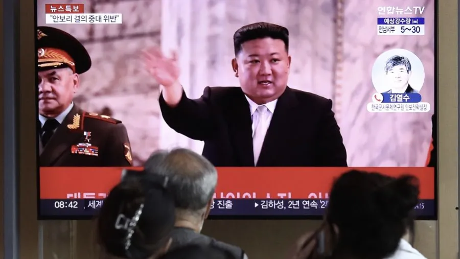Kim Jong Un Tampilkan 50 Peluncur Roket Jelang Kongres Partai