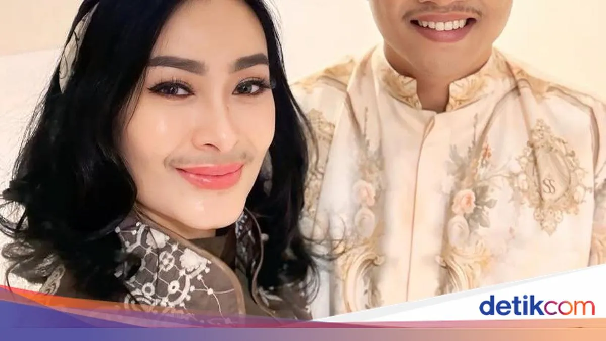 Iis Dahlia Suka Gelar Acara Makan dengan Katering Spesial