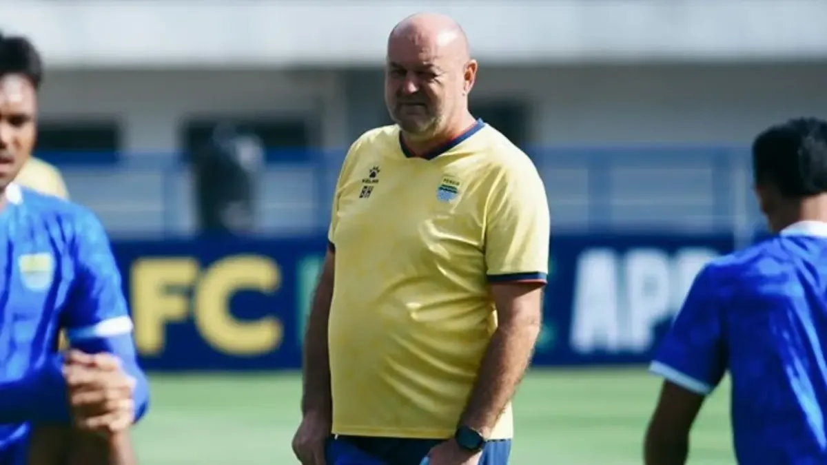 Bojan Hodak Khawatir Persib Terancam Sanksi AFC Akibat Kericuhan Suporter