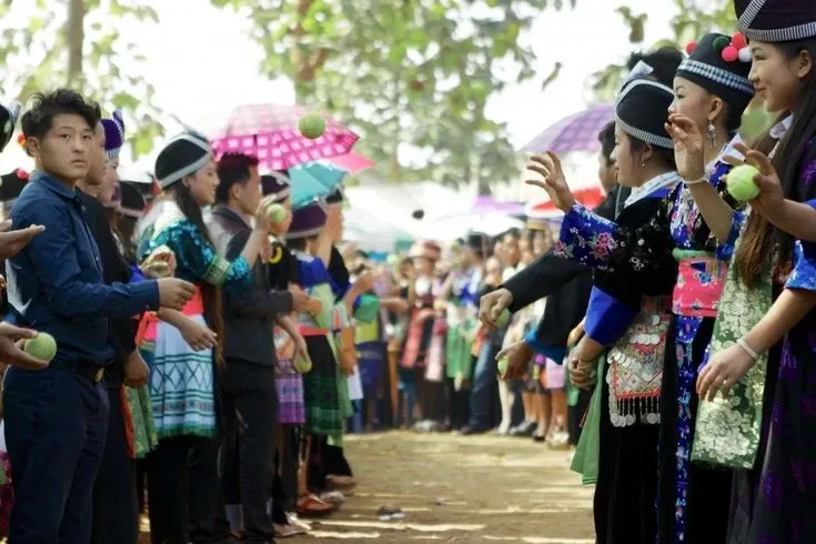 Perjalanan Migrasi Masyarakat Hmong dan Identitas Budaya Mereka