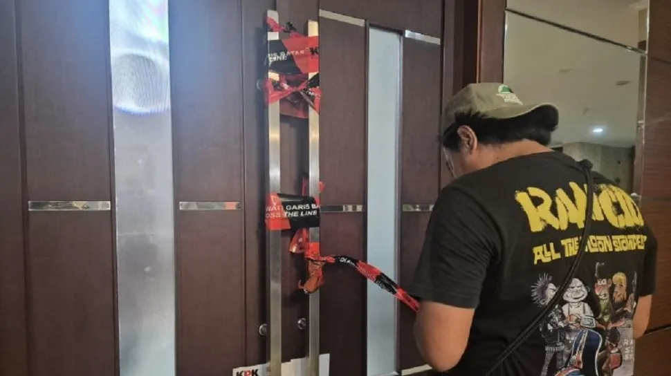 Ruang Kerja Bupati Bekasi Disegel, KPK Amankan 10 Orang dalam OTT