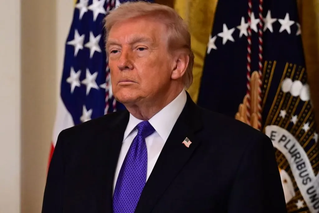 Trump: Pusat Ekspor Minyak Iran di Kharg Hancur Total