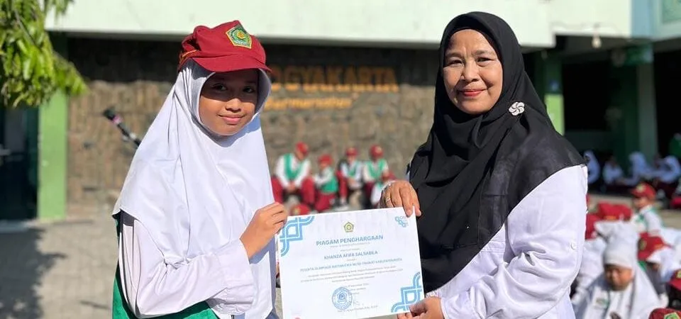 Khanza Afifa Salsabila Raih Penghargaan Olimpiade Matematika di Yogyakarta