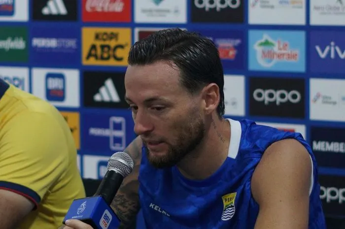 Marc Klok Kembali Berlatih Bersama Persib Setelah Pulih