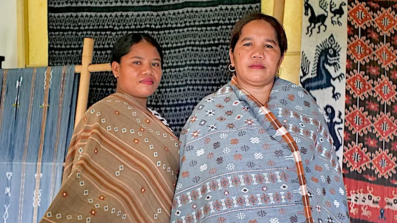 Herlina Lenos: Penjaga Warisan Tenun Tradisional Manggarai