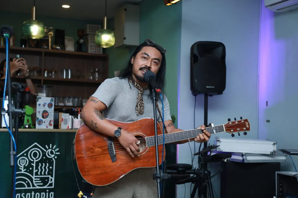 Kemeriahan Musik Mingguan Main-Main Cipete Volume 20: Wayang dan Kidunghara Menghibur Penonton