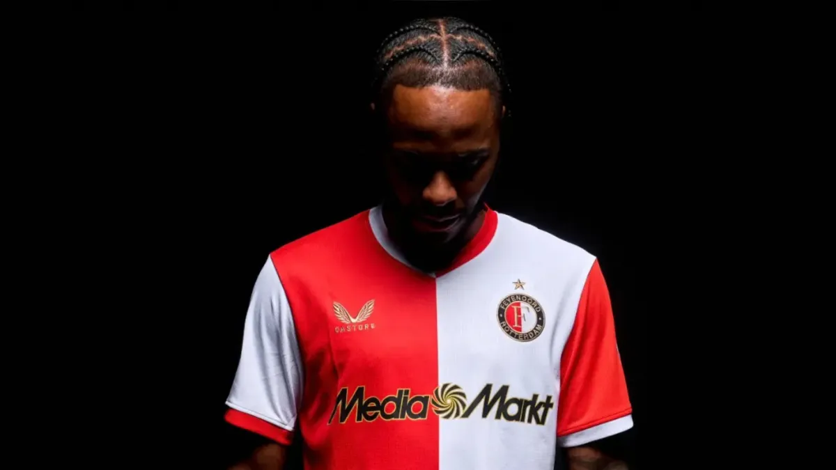 Feyenoord Latihan di Belgia Sambil Tunggu Izin Kerja Sterling