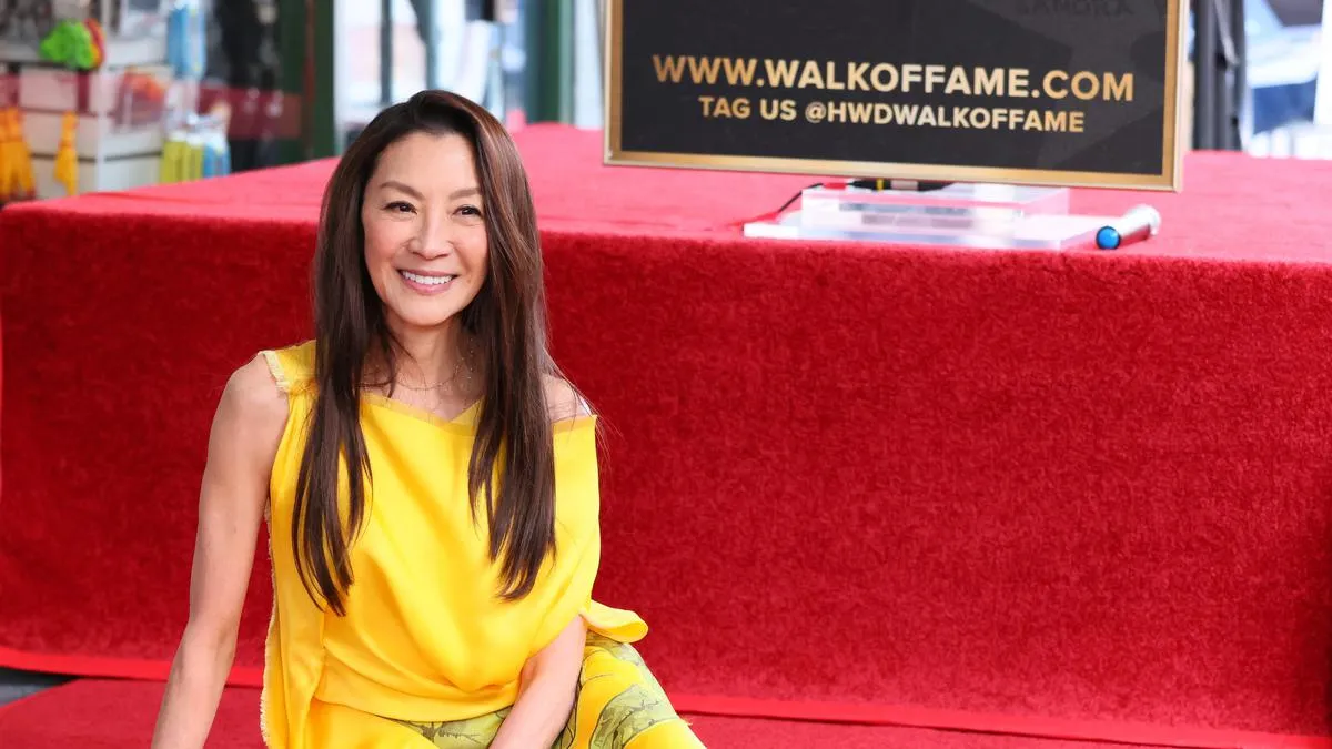Michelle Yeoh Resmi Mendapatkan Bintang di Hollywood Walk of Fame