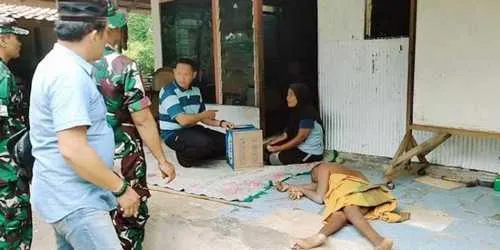Dandim Sampang Berikan Bantuan kepada Pemuda Difabel di Desa Taddan