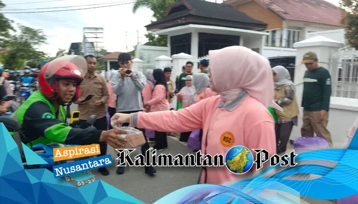 NSC dan UPZ Bagikan Ratusan Takjil di Awal Ramadan