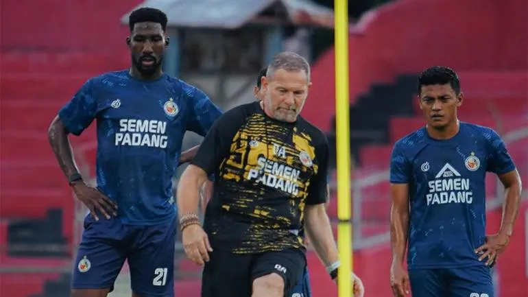 Ujian Konsistensi Malut United di Laga Melawan Semen Padang