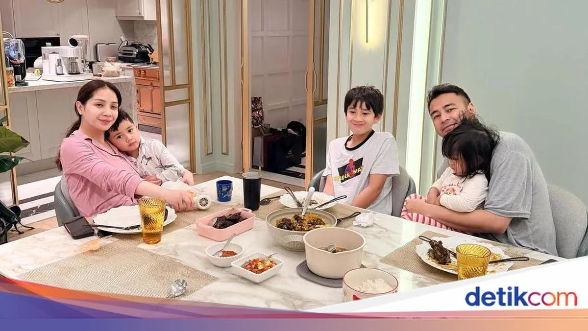 Raffi Ahmad Rayakan Sahur Pertama Bersama Keluarga