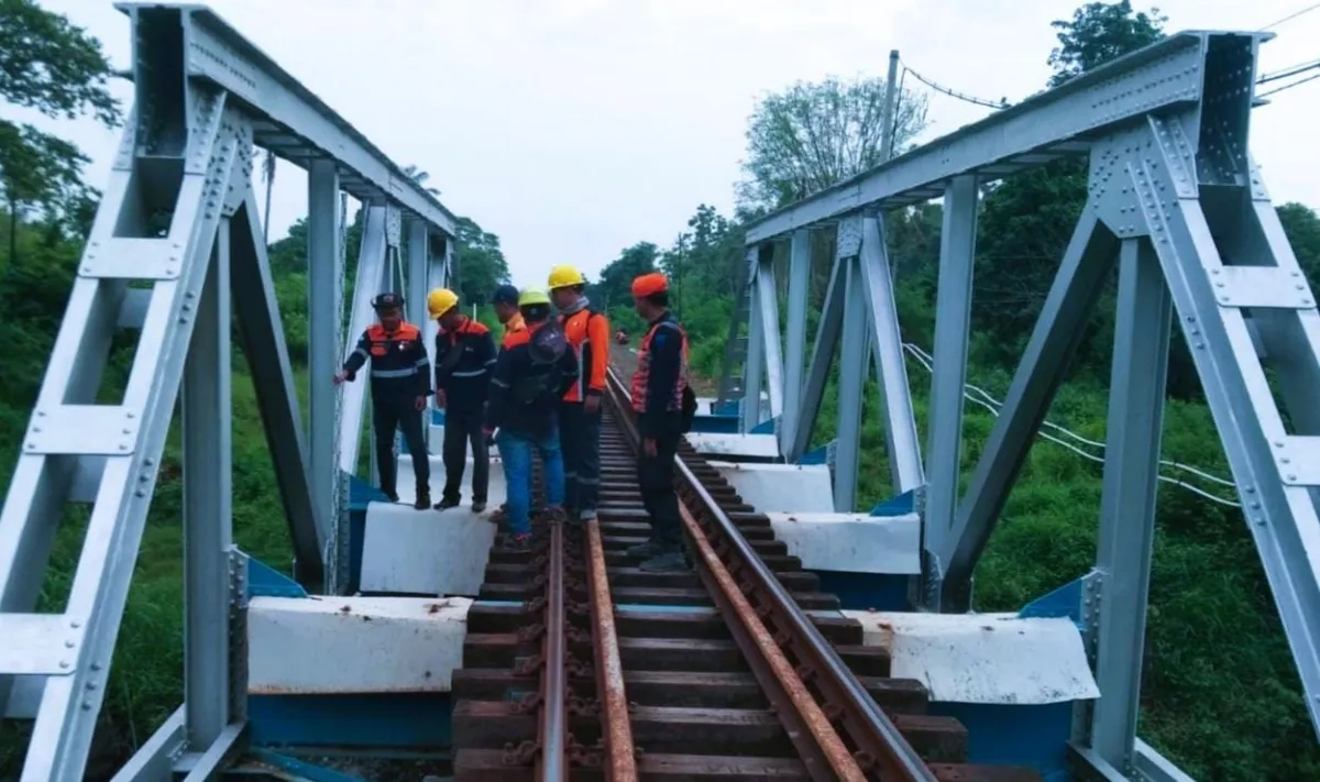 KAI Daop 9 Jember Tingkatkan Pengawasan Jalur Kereta Selama Ramadhan