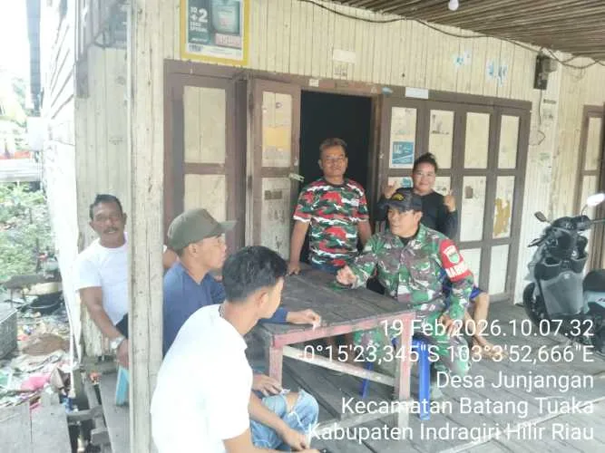 Babinsa Sungai Junjangan Ajak Warga Jaga Toleransi Selama Ramadhan
