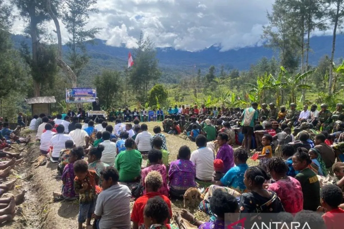 Kolaborasi TNI dan Masyarakat Papua dalam Ibadah Gerbang Natal