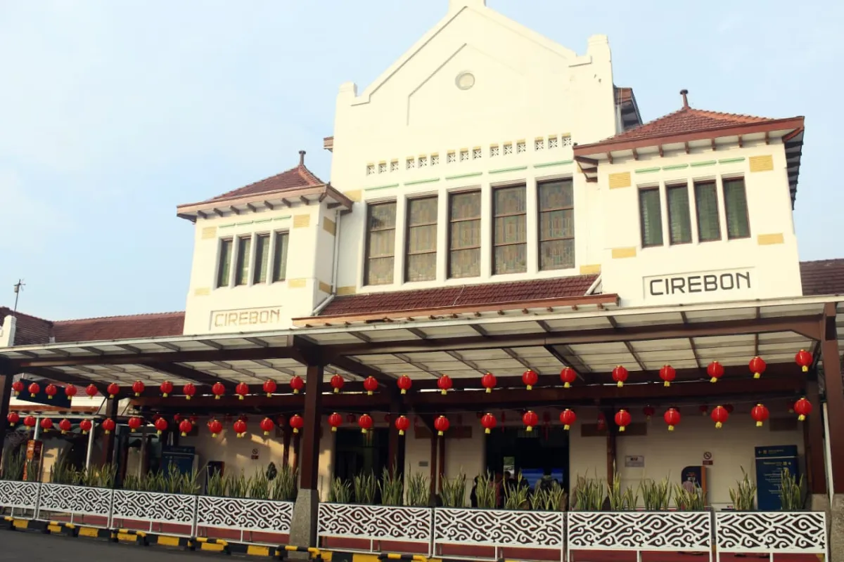 KAI Daop 3 Cirebon Sediakan 29.945 Tiket Kereta untuk Libur Imlek