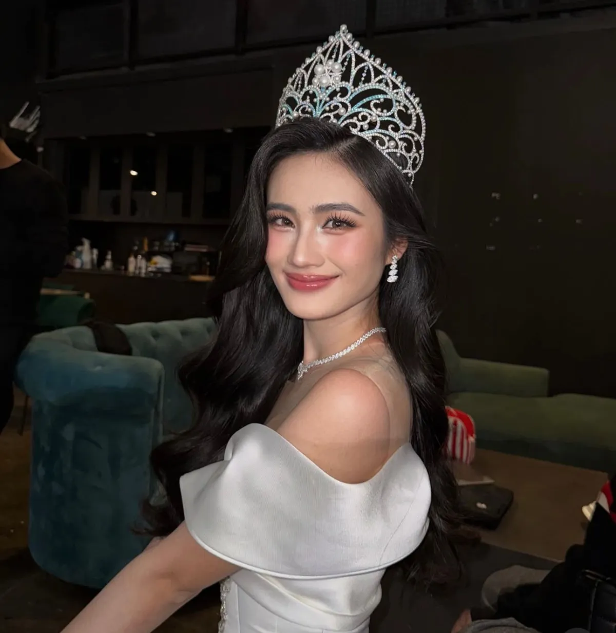 Miss World Vietnam 2023 Jadi SPG Sambil Kuliah, Tunjukkan Kemandirian