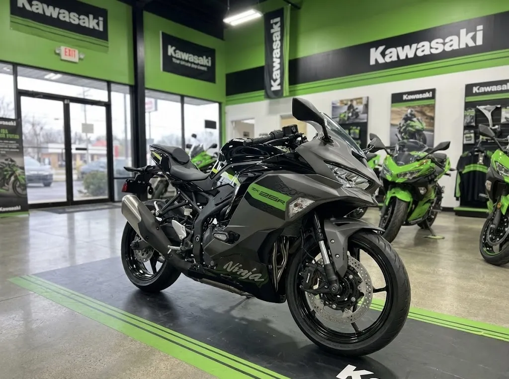 Kawasaki ZX 25 R 2026 ABS Quickshifter Melonjak Populer Setelah Diskon Rp 30 Juta
