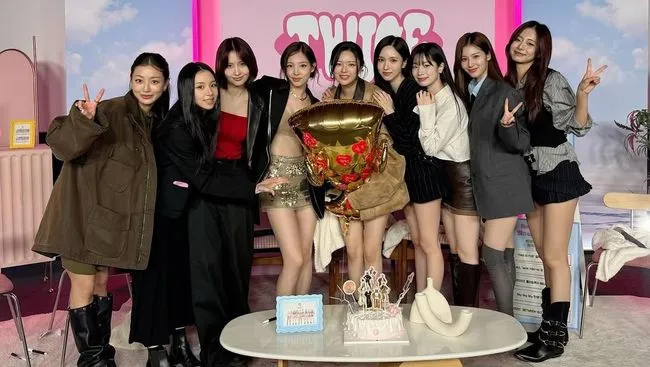 TWICE Siap Menghibur Penggemar di The Tonight Show Jimmy Fallon