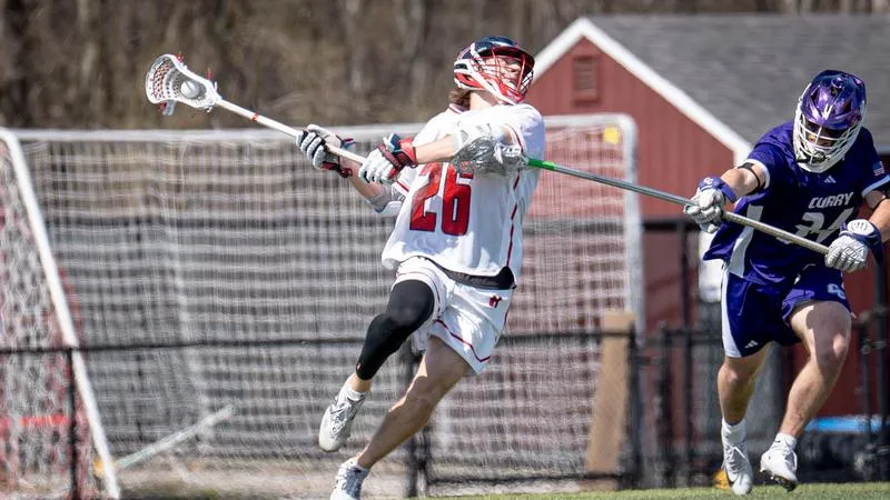 Hartford Bantai Universitas New England dengan Skor 16-2