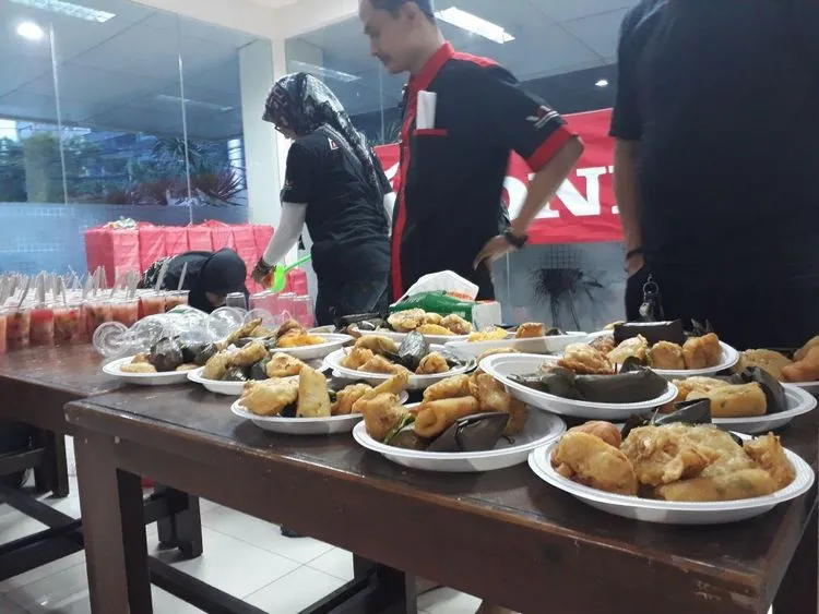Tips Sehat Menjaga Berat Badan Selama Ramadan
